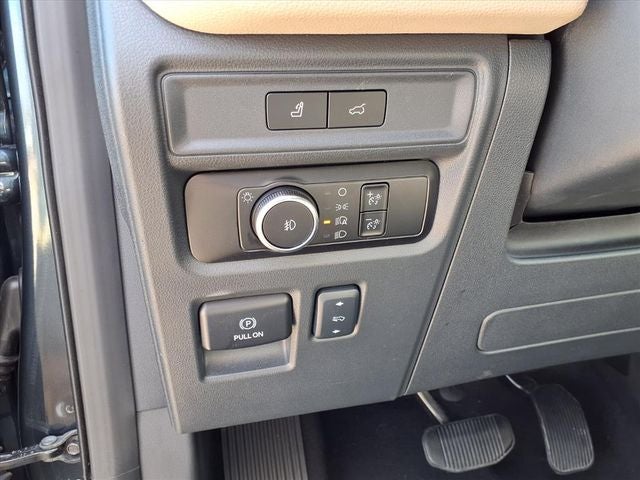 2024 Ford Expedition Base