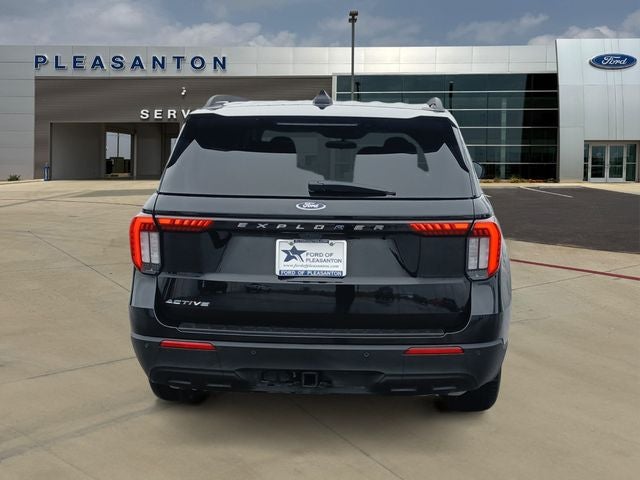 2025 Ford Explorer Base