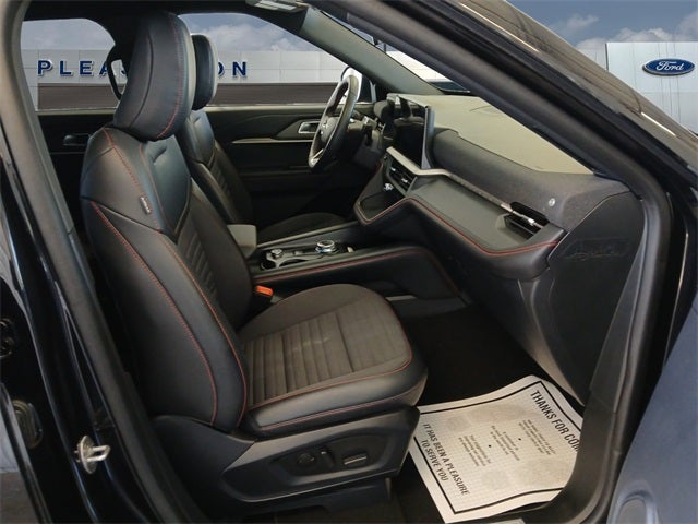 2025 Ford Explorer Base