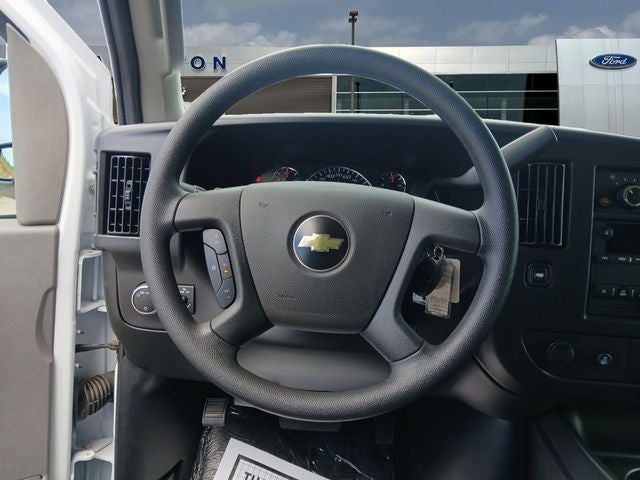 2025 Chevrolet Express 3500 LT