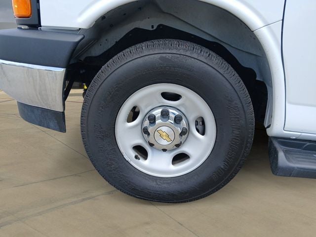 2025 Chevrolet Express 3500 LT
