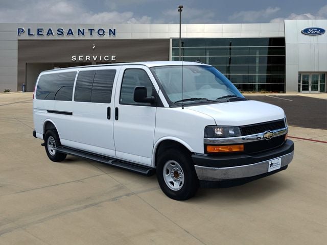 2025 Chevrolet Express 3500 LT