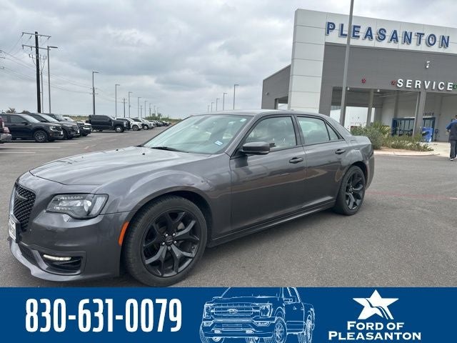 2022 Chrysler 300 Touring L