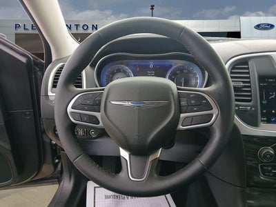 2022 Chrysler 300 Touring L