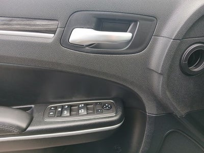 2022 Chrysler 300 Touring L