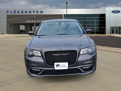2022 Chrysler 300 Touring L