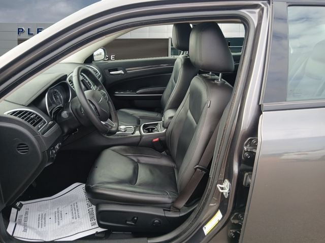 2022 Chrysler 300 Touring L