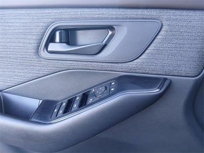 2023 Nissan Rogue Base