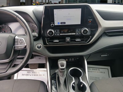 2024 Toyota Highlander LE