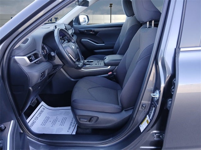 2024 Toyota Highlander LE