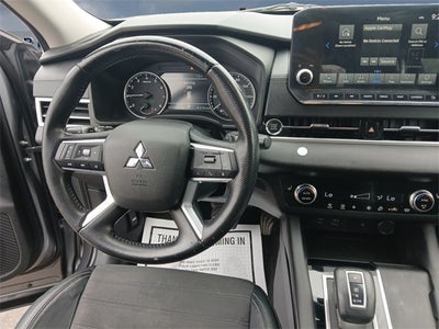 2022 Mitsubishi Outlander SE