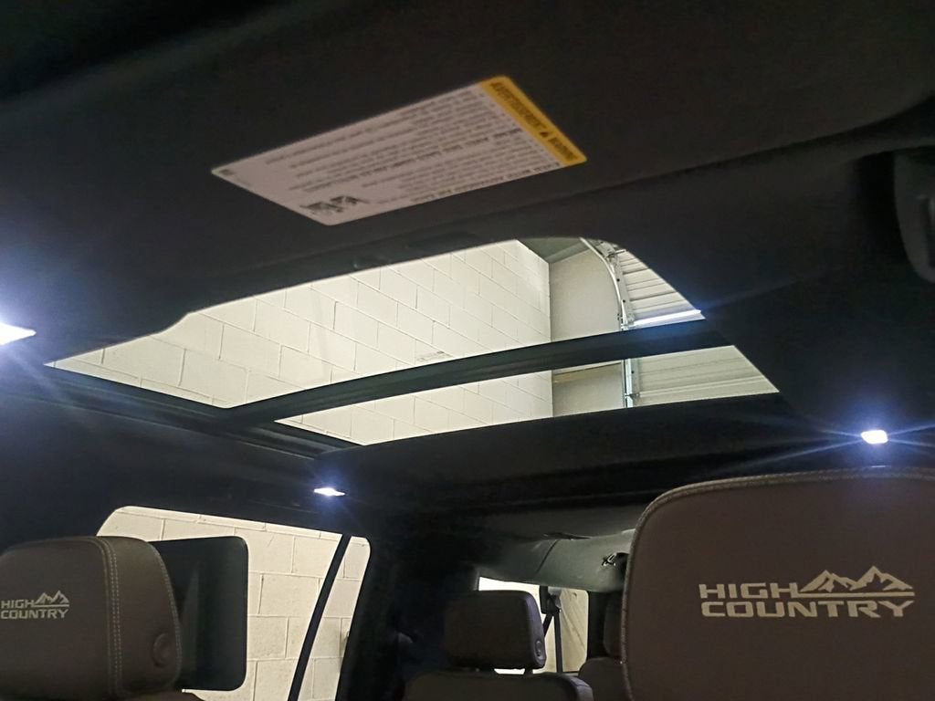 2021 Chevrolet Suburban High Country