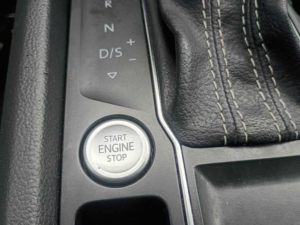 2021 Volkswagen Atlas Cross Sport 2.0T SE w/Technology