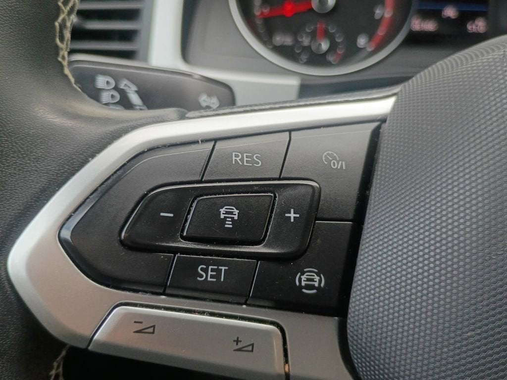 2021 Volkswagen Atlas Cross Sport 2.0T SE w/Technology