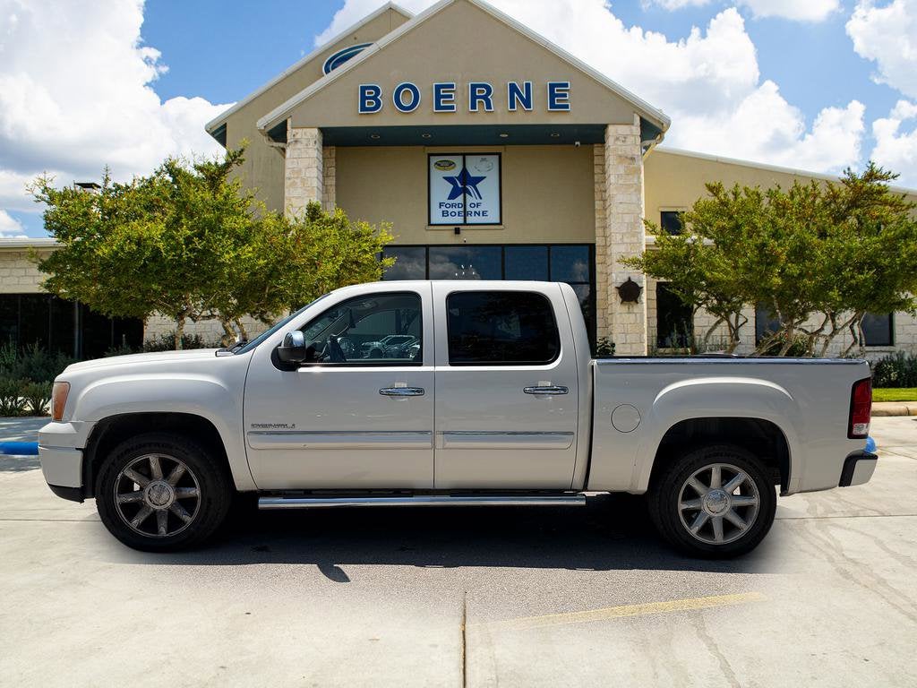 Used 2013 GMC Sierra 1500 Denali Denali with VIN 3GTP2XE25DG213555 for sale in Fredericksburg, TX