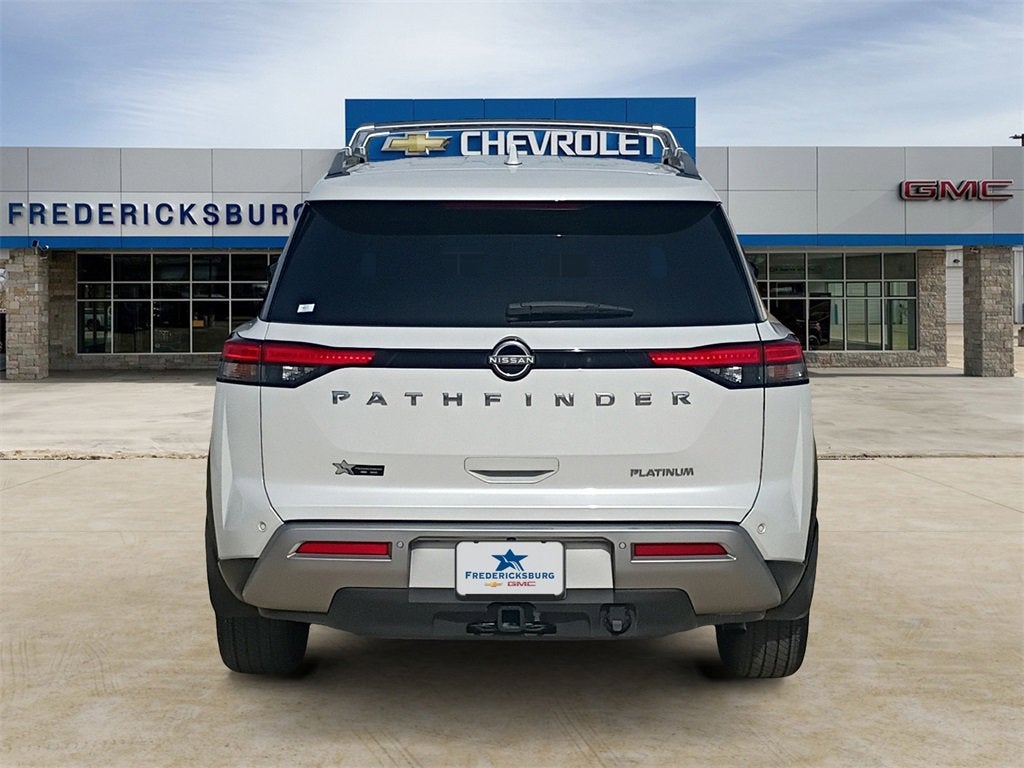 2025 Nissan Pathfinder Platinum