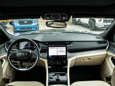 2024 Jeep Grand Cherokee Base