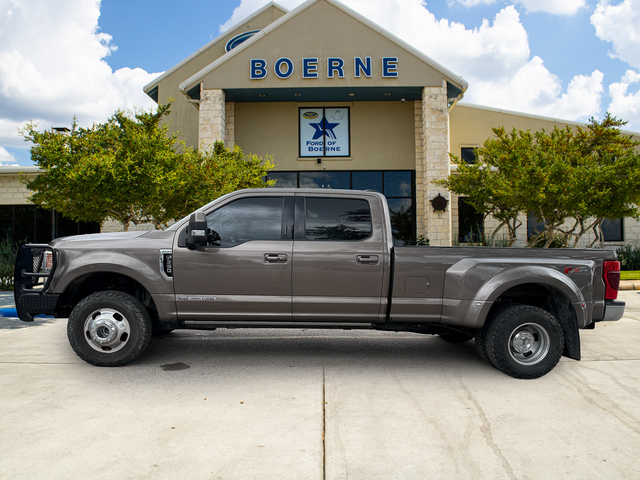 2022 Ford F-350SD Lariat Super Duty