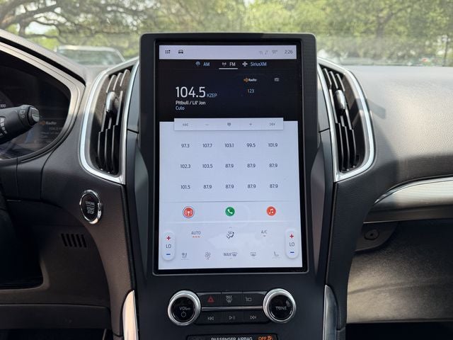 2022 Ford Edge Titanium