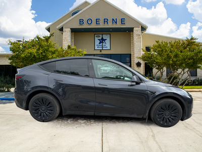 2025 Tesla Model Y Long Range