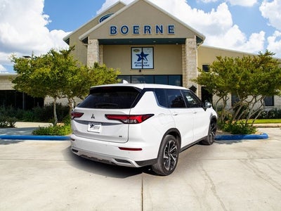 2023 Mitsubishi Outlander SE