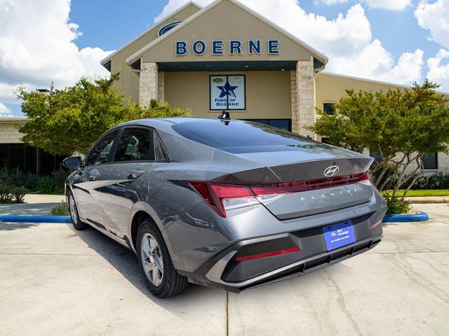 2025 Hyundai Elantra SE