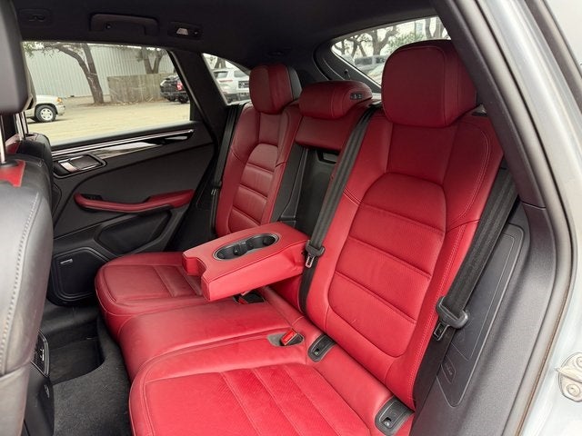 2023 Porsche Macan T