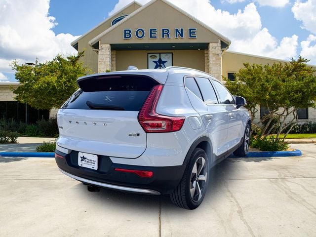 2024 Volvo XC40 B5 Plus Bright Theme
