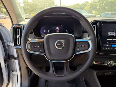 2024 Volvo XC40 B5 Plus Bright Theme
