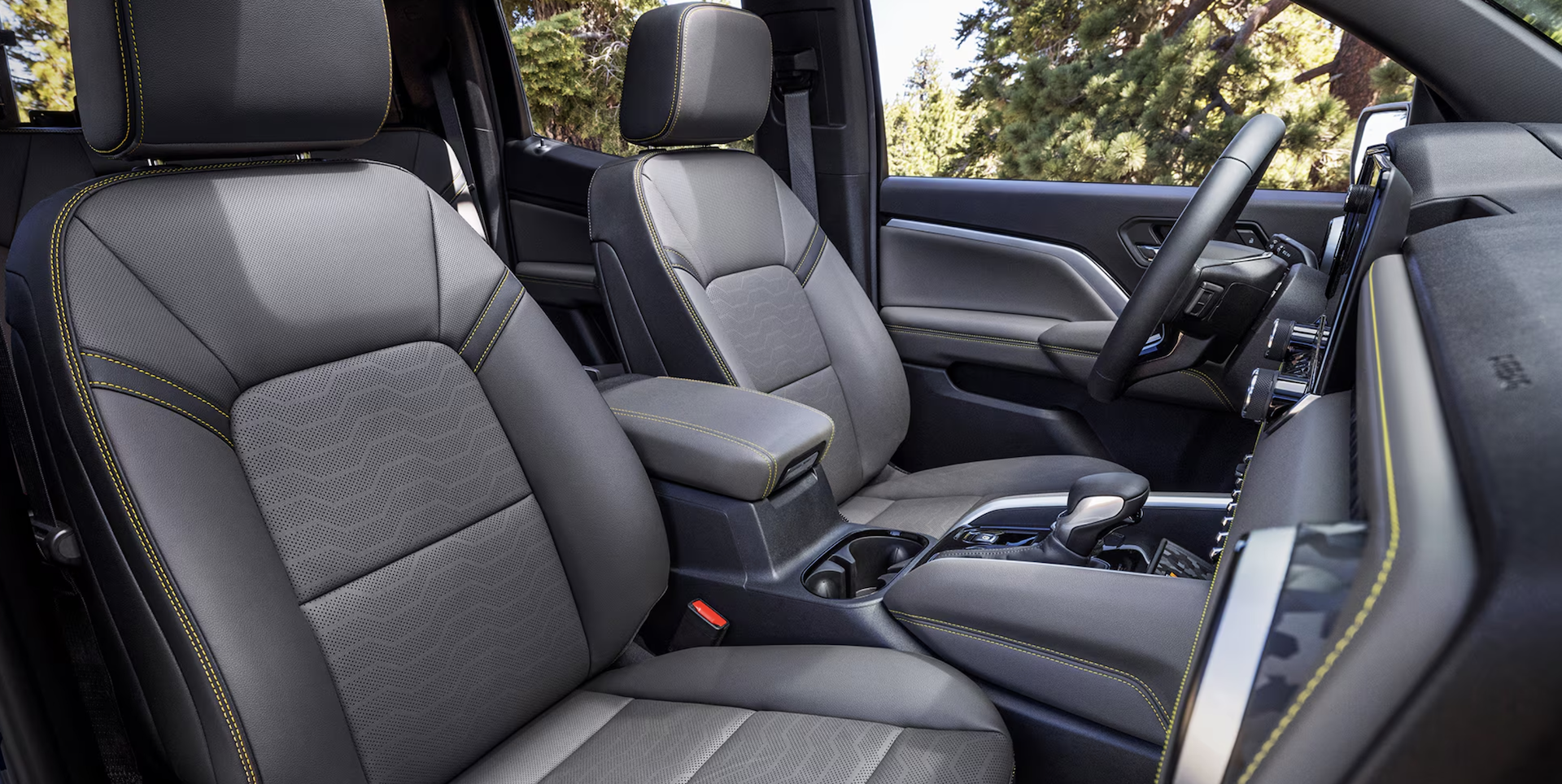 New 2025 Chevrolet Colorado Interior Comfort Features Near Me in San Antonio, TX