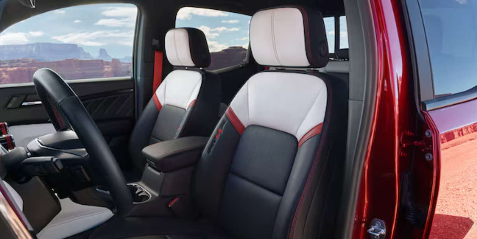 New 2024 GMC Canyon Interior Near Me in Kerrville, TX