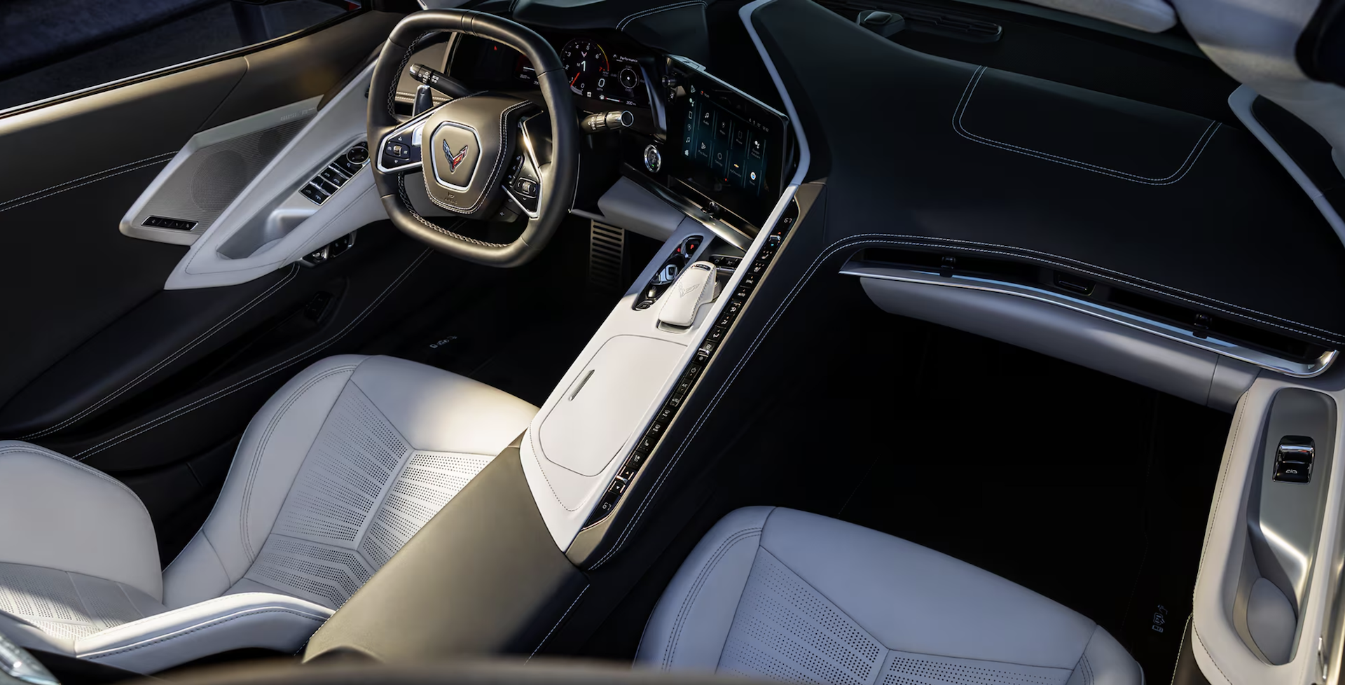 New 2025 Chevrolet Corvette Stingray Interior Features Near Me in San Antonio, TX